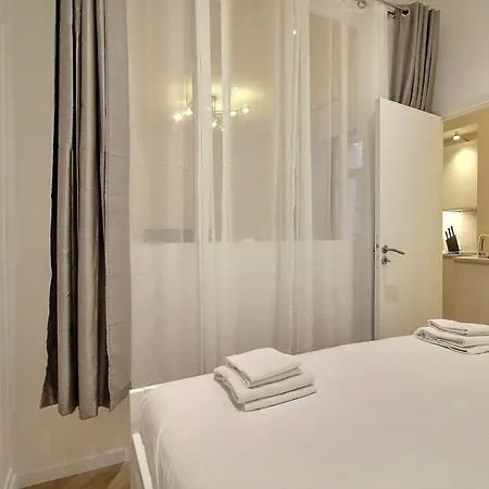 Flat Champs Elysees *